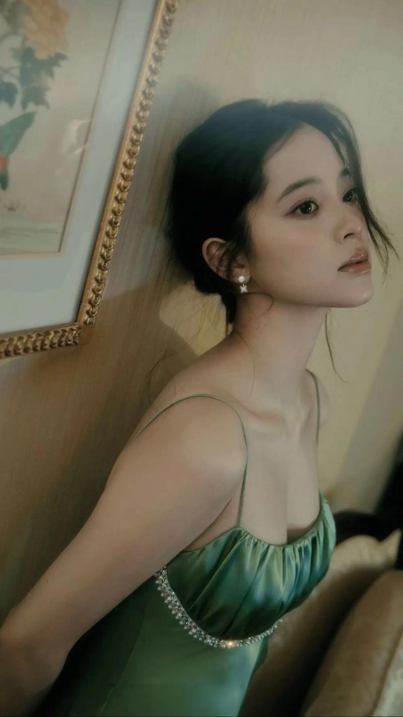 炸裂！欧阳娜娜音乐会现场直接封神，这实力黑子都要闭嘴了！